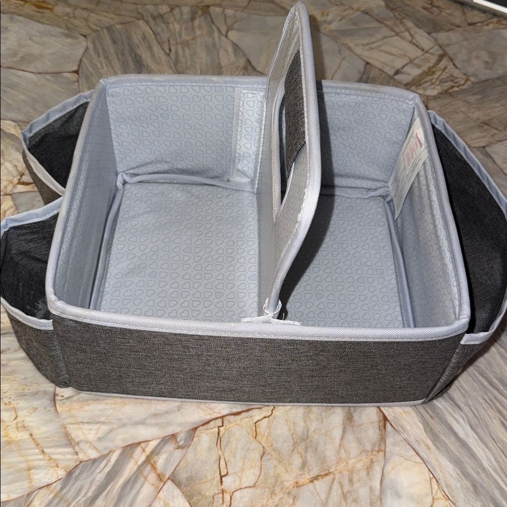 Munchkin Gray Heart Patterned Organizer